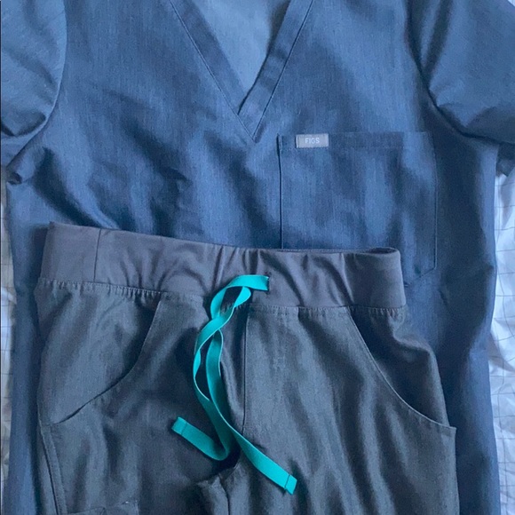 Figs Scrub top - Picture 3 of 3